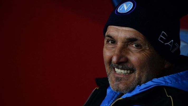 Napoli's Italian coach Luciano Spalletti looks on prior to the Italian Serie A football match between Napoli and Cremonese on February 12, 2023 at the Diego-Maradona stadium in Naples. (Photo by Filippo MONTEFORTE / AFP) (Photo by FILIPPO MONTEFORTE/AFP via Getty Images) Gazzetta: “Spalletti pensa a un Napoli diverso per l’Atalanta, più verticale” - immagine 1