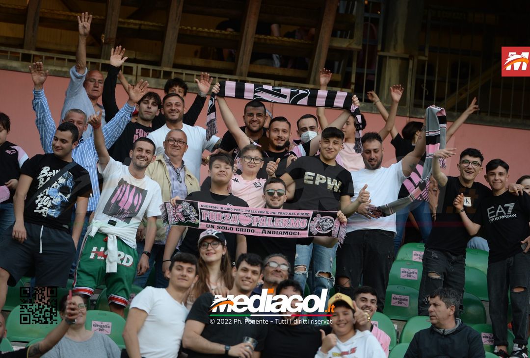 Fototifo, i tifosi allo stadio per Palermo-Virtus Entella 2-2 (gallery) - immagine 29