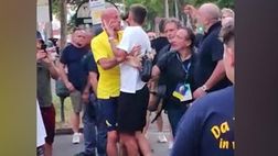 Sassuolo, Berardi perde la testa con un tifoso. Poi le scuse | VIDEO
