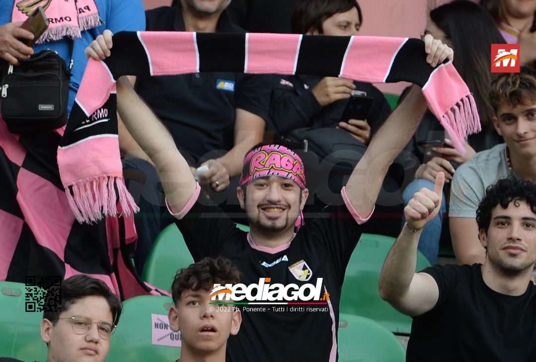 Fototifo, i tifosi allo stadio per Palermo-Virtus Entella 2-2 (gallery) - immagine 44