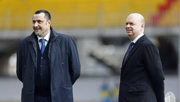 Marco Fassone e Massimiliano Mirabelli durante Benevento-Milan (credits: acmilan.com)