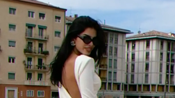 VIDEO / Sfilata hot per Jovana. Lady Djordjevic incanta col suo vestito preferito