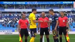 VIDEO Russia: l’arbitro dimentica la monetina, quello che accade è incredibile!