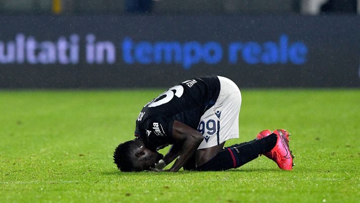 LA SPEZIA, ITALY - DECEMBER 16: Musa Barrow of Bologna FC celebrates goal during the Serie A match between Spezia Calcio and Bologna FC at Stadio Alberto Picco on December 16, 2020 in La Spezia, Italy. (Photo by Chris Ricco/Getty Images) 