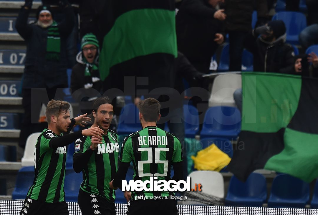  REGGIO NELL'EMILIA, ITALY - JANUARY 15:  Alessandro Matri of Sassuolo celebrates after scoring the equalizing during the Serie A match between US Sassuolo and US Citta di Palermo at Mapei Stadium - Citta' del Tricolore on January 15, 2017 in Reggio nell'Emilia, Italy.  (Photo by Tullio M. Puglia/Getty Images)  