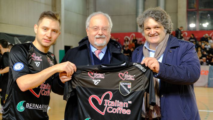 Il Petrarca calcio a cinque annuncia il nuovo main sponsor: Bernardinello Engineering Il Petrarca calcio a cinque annuncia il nuovo main sponsor: Bernardinello Engineering