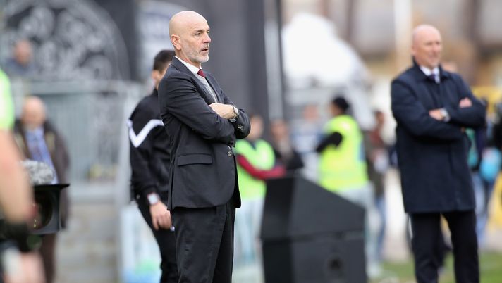 CAGLIARI, ITALY - JANUARY 11: Stefano Pioli coach of Milan looks on during the Serie A match between Cagliari Calcio and AC Milan at Sardegna Arena on January 11, 2020 in Cagliari, Italy. (Photo by Enrico Locci/Getty Images) CAGLIARI, ITALY - JANUARY 11: Stefano Pioli coach of Milan looks on during the Serie A match between Cagliari Calcio and AC Milan at Sardegna Arena on January 11, 2020 in Cagliari, Italy. (Photo by Enrico Locci/Getty Images)
