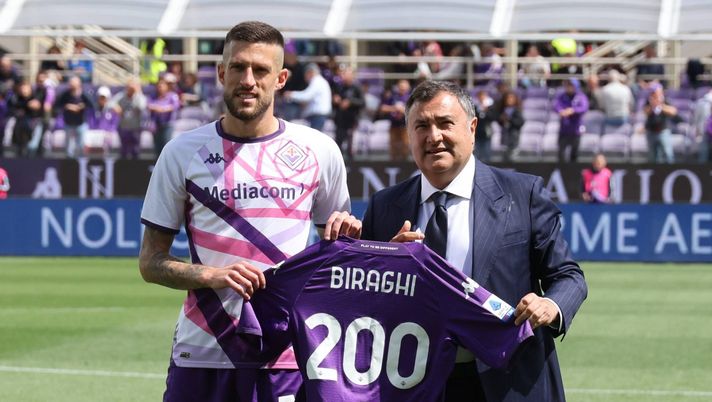 GERMOGLI PH: 14 MAGGIO 2023 FIRENZE STADIO ARTEMIO FRANCHI CAMPIONATO SERIE A FIORENTINA VS UDINESE
NELLA FOTO BIRAGHI Per Biraghi 200 presenze in viola: il riconoscimento della Fiorentina (FOTO) - immagine 1