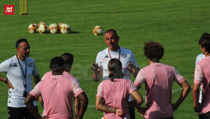 Palermo, Filippi punta sull’unione: ecco la ricetta vincente per un’intesa da Serie B Palermo, Filippi punta sull’unione: ecco la ricetta vincente per un’intesa da Serie B