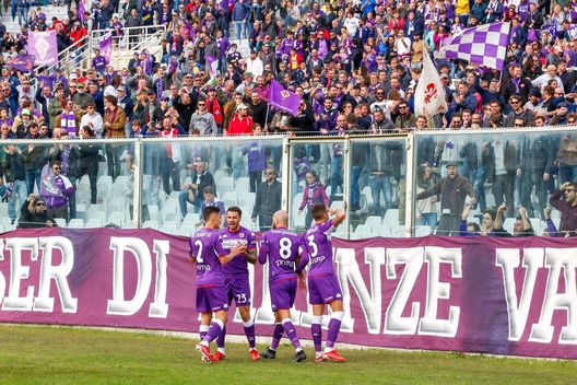 GERMOGLI PH: 24 OTTOBRE 2021 FIRENZE STADIO ARTEMIO FRANCHI SERIE A FIORENTINA VS CAGLIARI NELLA FOTO ESULTANZA GOL RIGORE BIRAGHI GERMOGLI PH: 24 OTTOBRE 2021 FIRENZE STADIO ARTEMIO FRANCHI SERIE A FIORENTINA VS CAGLIARI NELLA FOTO ESULTANZA GOL RIGORE BIRAGHI