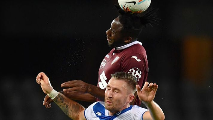 TURIN, ITALY - JULY 08:  Soualiho Meite (L) of Torino FC clashes with Ales Mateju of Brescia Calcio during the Serie A match between Torino FC and  Brescia Calcio at Stadio Olimpico di Torino on July 8, 2020 in Turin, Italy.  (Photo by Valerio Pennicino/Getty Images) 