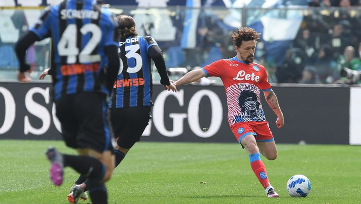 BERGAMO, ITALY - APRIL 03: Mario Rui of Napoli during the Serie A match between Atalanta BC and SSC Napoli at Gewiss Stadium on April 03, 2022 in Bergamo, Italy. (Photo by SSC NAPOLI/SSC NAPOLI via Getty Images) Vigliotti: “A Bergamo non sarà facile, l’Atalanta è sempre una rottura di scatole” - immagine 1