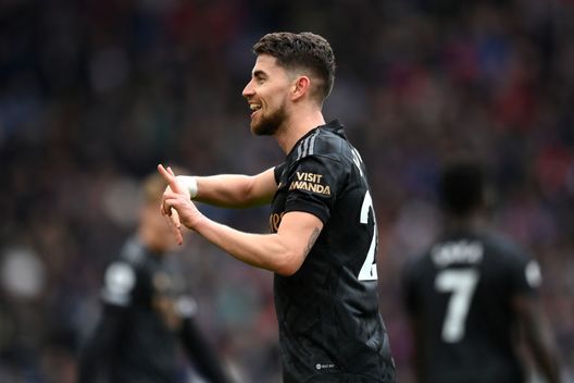 (Photo by Shaun Botterill/Getty Images) Stoccata da derby Jorginho: “Tutti i tifosi Arsenal tifano Milan contro il Tottenham”- immagine 2