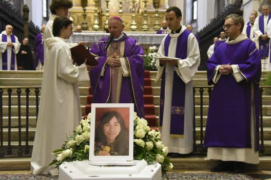 Funerali Giulia Cecchettin Funerali Giulia Cecchettin, l’abbraccio di Padova. Il testo dell’omelia del vescovo Cipolla- immagine 2