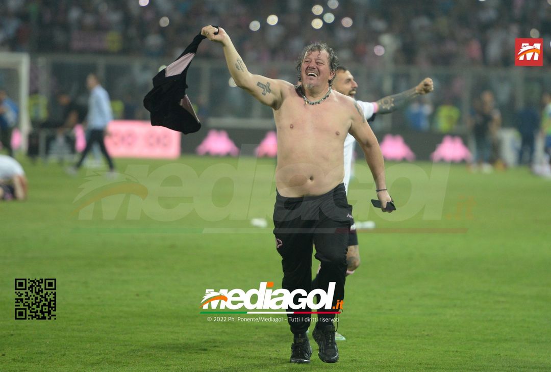 FOTO Palermo in Serie B, i festeggiamenti dei rosanero al Renzo Barbera (Gallery) - immagine 66