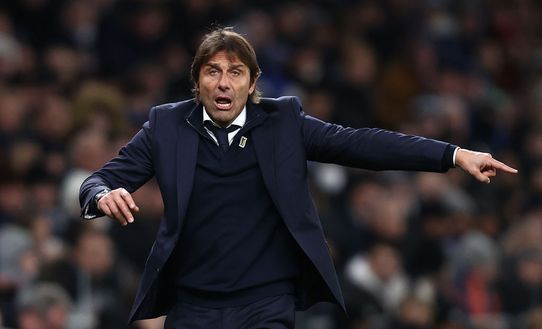 LONDON, ENGLAND - DECEMBER 02: Antonio Conte manager of Spurs reacts during the Premier League match between Tottenham Hotspur and Brentford at Tottenham Hotspur Stadium on December 02, 2021 in London, England. (Photo by Julian Finney/Getty Images) Conte: “La Champions non perdona, ma ricordo che lo scorso anno il Tottenham perdeva a Mura in Conference” - immagine 1