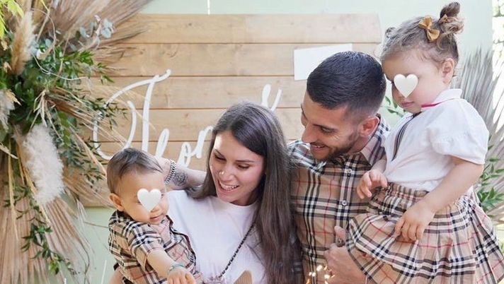 Festa in casa Pellegrini: Lorenzo e Veronica festeggiano il piccolo Thomas Festa in casa Pellegrini: Lorenzo e Veronica festeggiano il piccolo Thomas - immagine 1