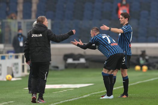 BERGAMO, ITALY - FEBRUARY 06: Josip Ilicic of Atalanta B.C. celebrates after scoring their side's first goal during the Serie A match between Atalanta BC and Torino FC at Gewiss Stadium on February 06, 2021 in Bergamo, Italy. Sporting stadiums around Italy remain under strict restrictions due to the Coronavirus Pandemic as Government social distancing laws prohibit fans inside venues resulting in games being played behind closed doors. (Photo by Emilio Andreoli/Getty Images) BERGAMO, ITALY - FEBRUARY 06: Josip Ilicic of Atalanta B.C. celebrates after scoring their side's first goal during the Serie A match between Atalanta BC and Torino FC at Gewiss Stadium on February 06, 2021 in Bergamo, Italy. Sporting stadiums around Italy remain under strict restrictions due to the Coronavirus Pandemic as Government social distancing laws prohibit fans inside venues resulting in games being played behind closed doors. (Photo by Emilio Andreoli/Getty Images)
