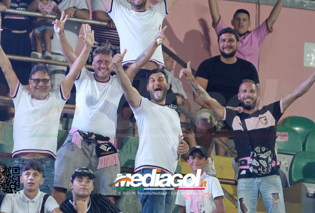 FOTOTIFO, Palermo-Reggiana 3-2 i tifosi allo stadio (gallery) - immagine 28