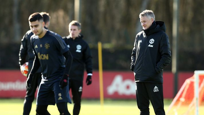 MANCHESTER, ENGLAND - FEBRUARY 11: Ole Gunnar Solskjaer, Interim Manager of Manchester United looks on during a training session ahead of their UEFA Champions League Round of 16 match against Paris Saint-Germain F.C. at Aon Training Complex on February 11, 2019 in Manchester, England. (Photo by Jan Kruger/Getty Images) MANCHESTER, ENGLAND - FEBRUARY 11: Ole Gunnar Solskjaer, Interim Manager of Manchester United looks on during a training session ahead of their UEFA Champions League Round of 16 match against Paris Saint-Germain F.C. at Aon Training Complex on February 11, 2019 in Manchester, England. (Photo by Jan Kruger/Getty Images)