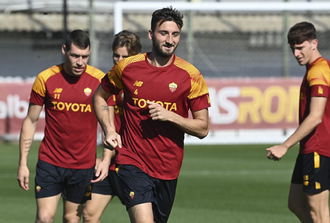 Trigoria, Roma in campo per preparare la sfida con il Napoli – FOTO GALLERY - immagine 16