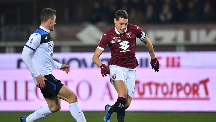TURIN, ITALY - JANUARY 25:  Andrea Belotti (R) of Torino FC is challenged by Robin Gosens of Atalanta BC during the Serie A match between Torino FC and  Atalanta BC at Stadio Olimpico di Torino on January 25, 2020 in Turin, Italy.  (Photo by Valerio Pennicino/Getty Images) 
