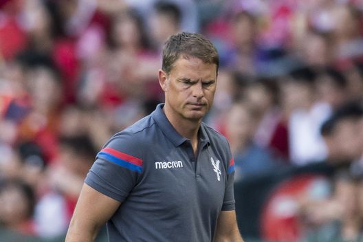 HONG KONG, HONG KONG - JULY 22: Crystal Palace manager Frank de Boer reacts during the Premier League Asia Trophy match between West Brom and Crystal Palace at Hong Kong Stadium on July 22, 2017 in Hong Kong, Hong Kong. (Photo by Victor Fraile/Getty Images) HONG KONG, HONG KONG - JULY 22: Crystal Palace manager Frank de Boer reacts during the Premier League Asia Trophy match between West Brom and Crystal Palace at Hong Kong Stadium on July 22, 2017 in Hong Kong, Hong Kong. (Photo by Victor Fraile/Getty Images)