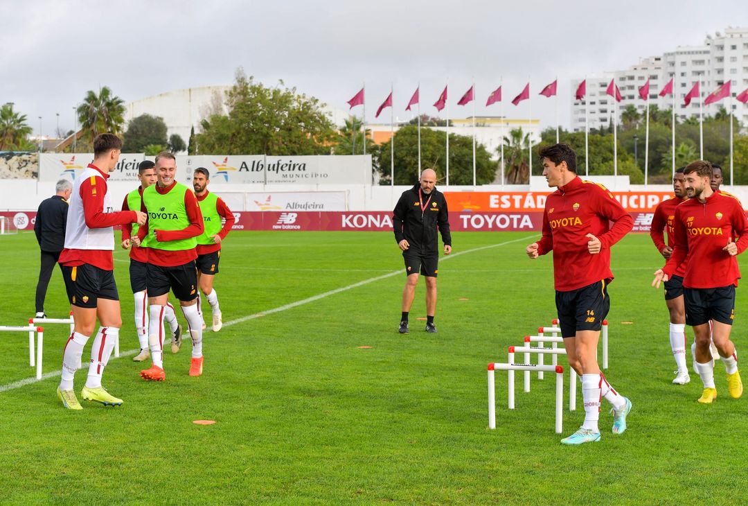 Roma, c’è Wijnaldum in gruppo. E torna anche Rui Patricio – FOTO GALLERY - immagine 87