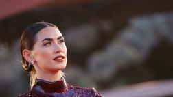 VIDEO / Melissa incanta col suo lato B. Massaggio rilassante e fisico top per la Satta