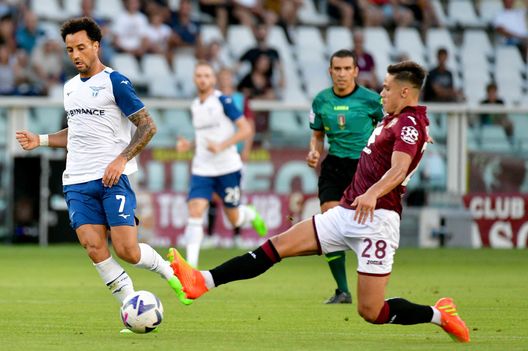 TURIN, ITALY - AUGUST 20: Felipe Aderson of SS Lazio compete for the ball with Samuele Ricci during the Serie A match between Torino FC and SS Lazio at Stadio Olimpico di Torino on August 20, 2022 in Turin, Italy. (Photo by Marco Rosi - SS Lazio/Getty Images) Torino-Lazio 0-0, le statistiche: ai granata è mancato solo il gol- immagine 2