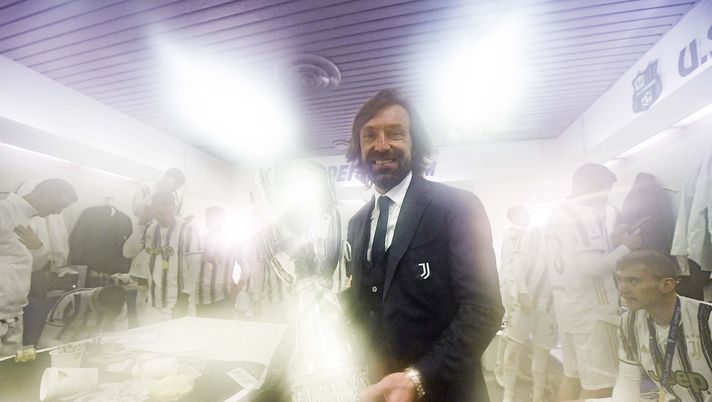 REGGIO NELL'EMILIA, ITALY - JANUARY 20: head coach of Juventus Andrea Pirlo celebrates with the trophy after winning the Italian PS5 Supercup after the Italian PS5 Supercup match between Juventus and SSC Napoli at Mapei Stadium - Citta' del Tricolore on January 20, 2021 in Reggio nell'Emilia, Italy. (Photo by Daniele Badolato - Juventus FC/Juventus FC via Getty Images) FRASI STORICHE – Buon compleanno Pirlo- immagine 2