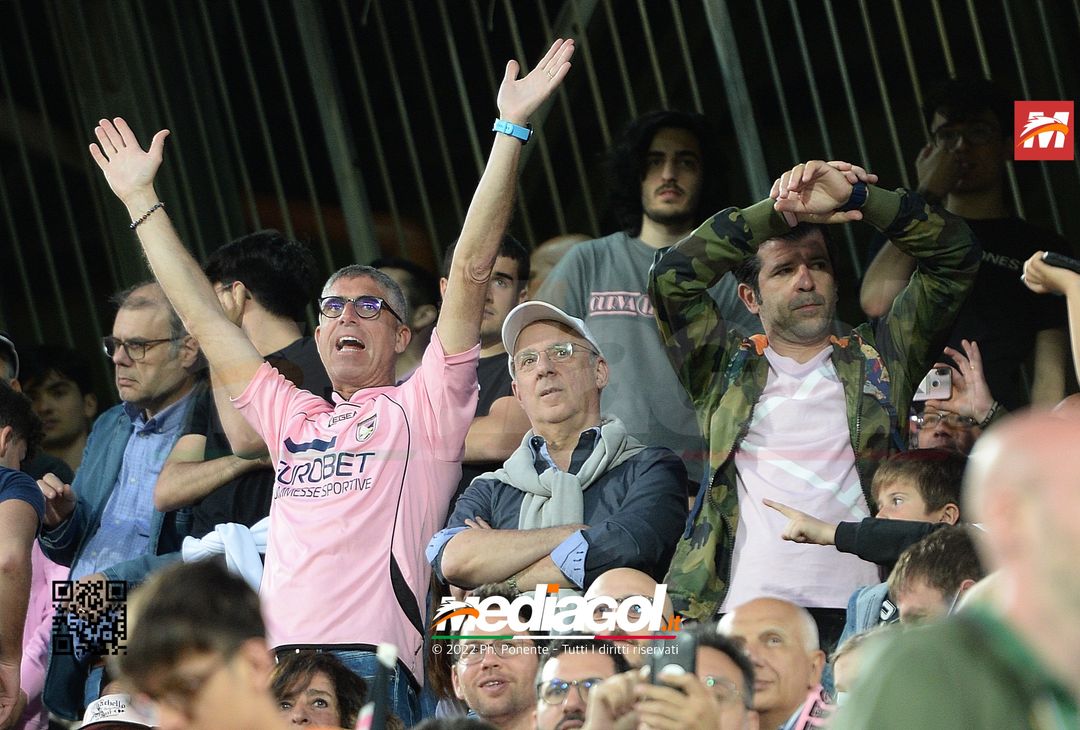 Fototifo, i tifosi allo stadio per Palermo-Virtus Entella 2-2 (gallery) - immagine 110