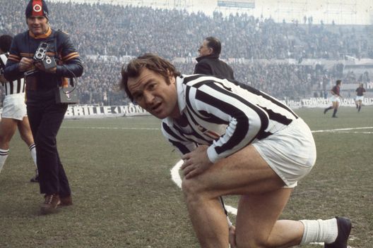 (Photo by Juventus FC - Archive/Juventus FC via Getty Images) José Altafini a piedi uniti: “L’ingaggio di Mbappé una vergogna per il calcio”- immagine 2