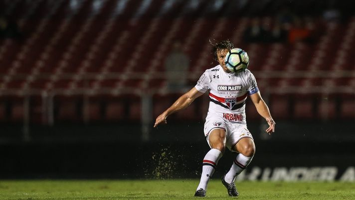 SAO PAULO, BRAZIL - MAY 22: Diego Lugano #5 of Sao Paulo on the ball during a match between Sao Paulo and Avai as a part of Campeonato Brasileiro 2017 at Morumbi Stadium on May 22, 2017 in Sao Paulo, Brazil. (Photo by Ricardo Nogueira/Getty Images) 
