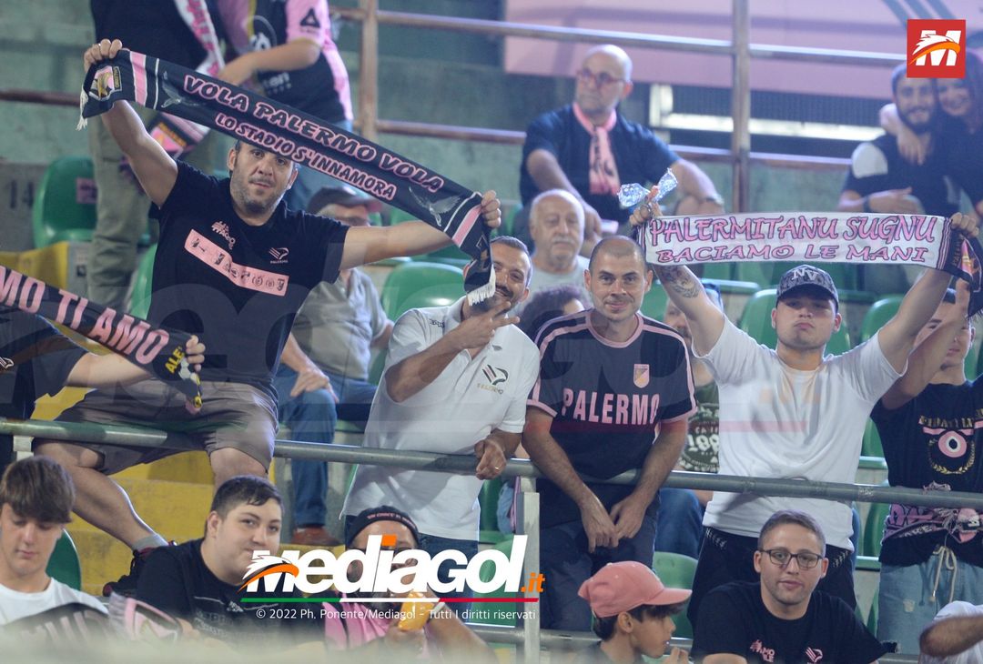 FOTOTIFO, Palermo-Ascoli 2-3: i tifosi allo stadio “Renzo Barbera” (Gallery) - immagine 49