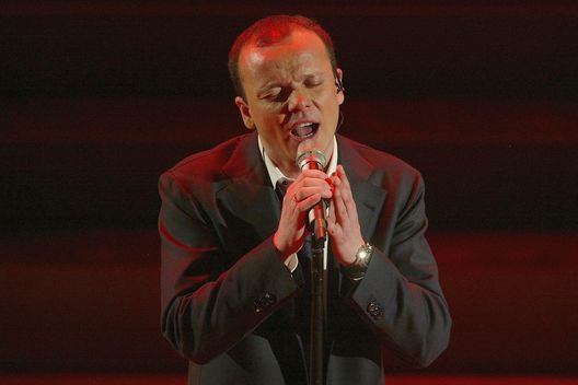 gigi d'alessio (Photo by Giuseppe Cacace/Getty Images) Quando Gigi D’Alessio fece piangere Maradona: il ricordo insieme ad Alessandro Siani- immagine 2