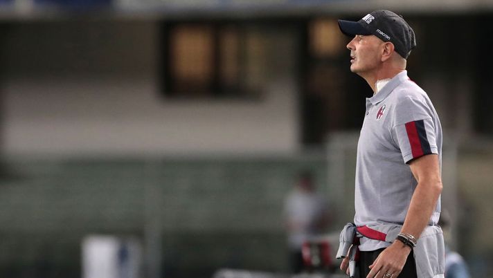 VERONA, ITALY - AUGUST 25: Bologna FC coach Sinisa Mihajlovic looks on during the Serie A match between Hellas Verona and Bologna FC at Stadio Marcantonio Bentegodi on August 25, 2019 in Verona, Italy. (Photo by Emilio Andreoli/Getty Images) VERONA, ITALY - AUGUST 25: Bologna FC coach Sinisa Mihajlovic looks on during the Serie A match between Hellas Verona and Bologna FC at Stadio Marcantonio Bentegodi on August 25, 2019 in Verona, Italy. (Photo by Emilio Andreoli/Getty Images)