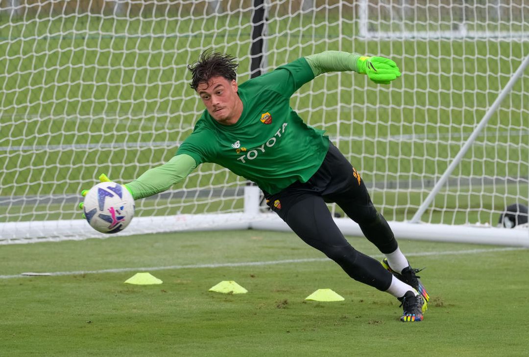 La Roma torna ad allenarsi a Trigoria dopo il match con il Betis – FOTO GALLERY - immagine 16