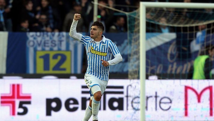 FERRARA, ITALY - NOVEMBER 19: Alberto Paloschi of Spal celebrates after scoring a goal during the Serie A match between Spal and ACF Fiorentina at Stadio Paolo Mazza on November 19, 2017 in Ferrara, Italy.  (Photo by Gabriele Maltinti/Getty Images)  FERRARA, ITALY - NOVEMBER 19: Alberto Paloschi of Spal celebrates after scoring a goal during the Serie A match between Spal and ACF Fiorentina at Stadio Paolo Mazza on November 19, 2017 in Ferrara, Italy.  (Photo by Gabriele Maltinti/Getty Images)