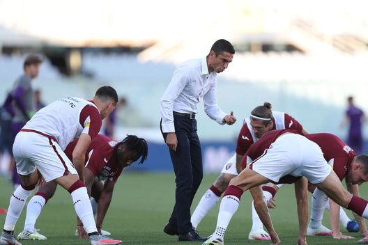 FLORENCE, ITALY - JULY 19: Moreno Longo manager of Torino FC gestures during the Serie A match between ACF Fiorentina and Torino FC at Stadio Artemio Franchi on July 19, 2020 in Florence, Italy. (Photo by Gabriele Maltinti/Getty Images) FLORENCE, ITALY - JULY 19: Moreno Longo manager of Torino FC gestures during the Serie A match between ACF Fiorentina and Torino FC at Stadio Artemio Franchi on July 19, 2020 in Florence, Italy. (Photo by Gabriele Maltinti/Getty Images)