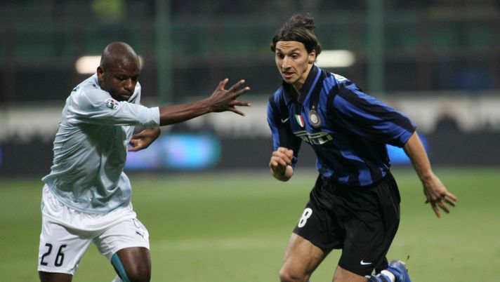 MILAN, ITALY - DECEMBER 5: Zlatan Ibrahimovic of Internazionale (R) and Gaby Mudingayi of Lazio in action during the Serie A match between Inter Milan and Lazio held at the San Siro Stadium on December 5, 2007 in Milan Italy. (Photo by New Press/Getty Images) MILAN, ITALY - DECEMBER 5: Zlatan Ibrahimovic of Internazionale (R) and Gaby Mudingayi of Lazio in action during the Serie A match between Inter Milan and Lazio held at the San Siro Stadium on December 5, 2007 in Milan Italy. (Photo by New Press/Getty Images)