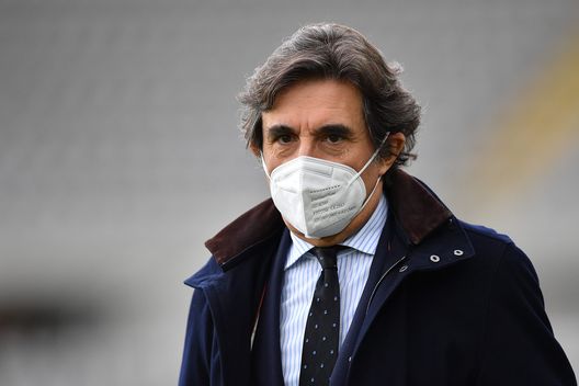 TURIN, ITALY - APRIL 18: Torino FC president Urbano Cairo looks on during the Serie A match between Torino FC and AS Roma at Stadio Olimpico di Torino on April 18, 2021 in Turin, Italy. Sporting stadiums around Italy remain under strict restrictions due to the Coronavirus Pandemic as Government social distancing laws prohibit fans inside venues resulting in games being played behind closed doors. (Photo by Valerio Pennicino/Getty Images) TURIN, ITALY - APRIL 18: Torino FC president Urbano Cairo looks on during the Serie A match between Torino FC and AS Roma at Stadio Olimpico di Torino on April 18, 2021 in Turin, Italy. Sporting stadiums around Italy remain under strict restrictions due to the Coronavirus Pandemic as Government social distancing laws prohibit fans inside venues resulting in games being played behind closed doors. (Photo by Valerio Pennicino/Getty Images)