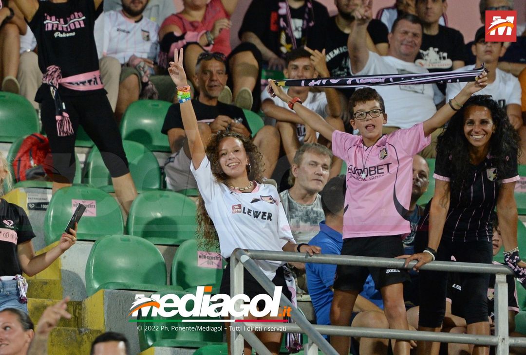FOTOTIFO, Palermo-Ascoli 2-3: i tifosi allo stadio “Renzo Barbera” (Gallery) - immagine 35