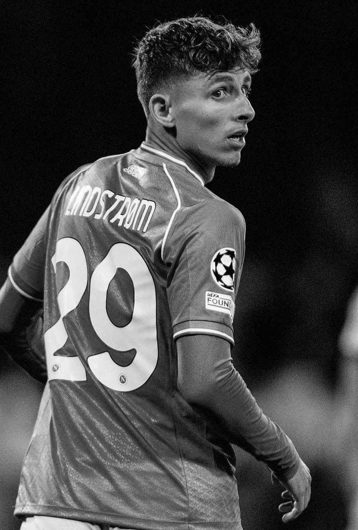 GALLERY I suggestivi scatti di Napoli-Barcellona: la determinazione degli azzurri - immagine 8