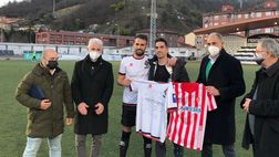 Dona il midollo osseo alla mamma malata di leucemia: a 31 anni smette di giocare a calcio