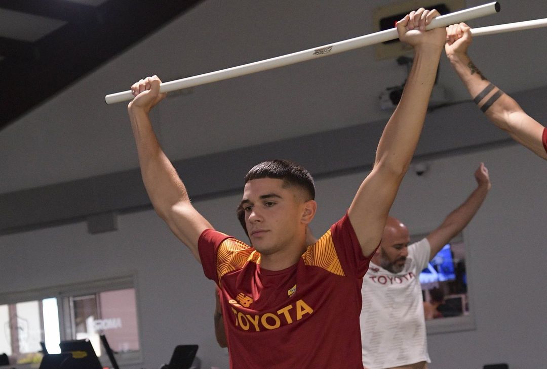 Trigoria, palestra per chi ha giocato ieri. Karsdorp in campo – FOTO GALLERY - immagine 54