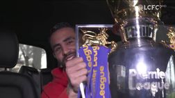 VIDEO / Mahrez a spasso con il trofeo della Premier League fa una sorpresona a…