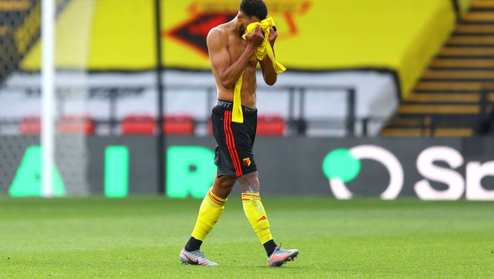 WATFORD, ENGLAND - JUNE 28: Etienne Capoue of Watford reacts after the Premier League match between Watford FC and Southampton FC at Vicarage Road on June 28, 2020 in Watford, United Kingdom. (Photo by Richard Heathcote/Getty Images) WATFORD, ENGLAND - JUNE 28: Etienne Capoue of Watford reacts after the Premier League match between Watford FC and Southampton FC at Vicarage Road on June 28, 2020 in Watford, United Kingdom. (Photo by Richard Heathcote/Getty Images)