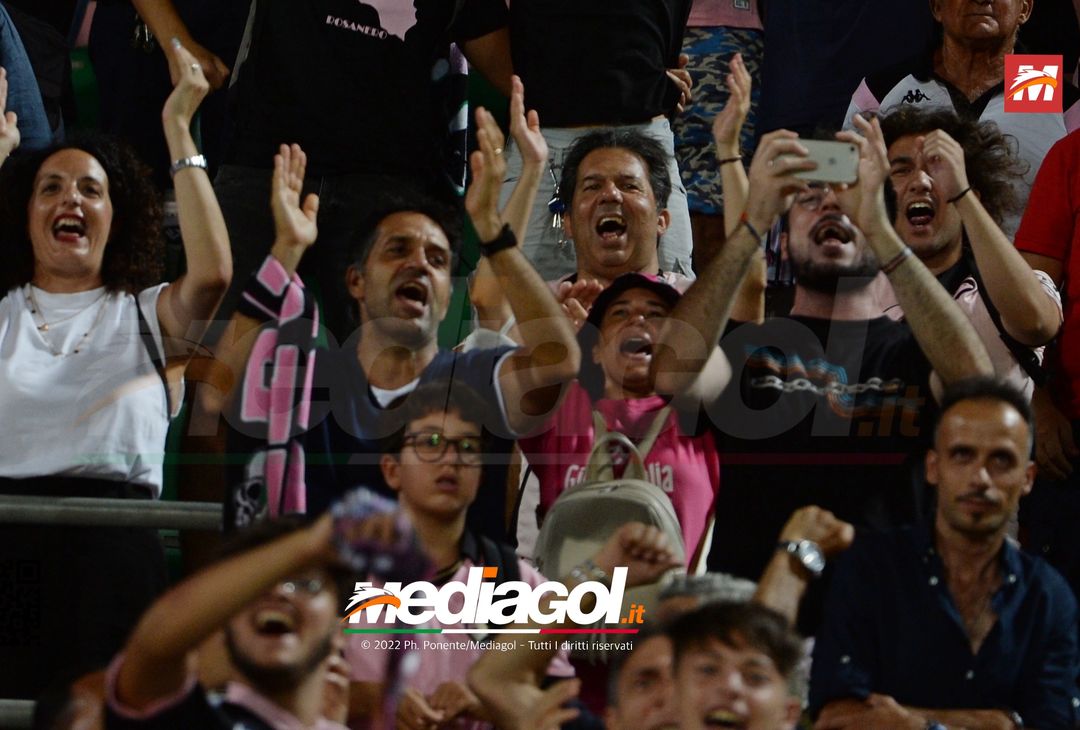 FOTOTIFO, Palermo-Perugia 2-0: i tifosi allo stadio Renzo Barbera (Gallery) - immagine 90