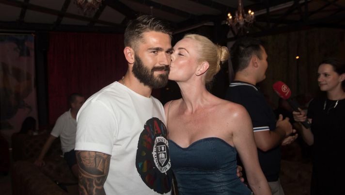 Mourinho-Cassano, arriva la reazione social della moglie di Livaja Mourinho-Cassano, arriva la reazione social della moglie di Livaja - immagine 1